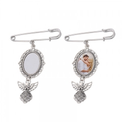 Oval Brooch Angel Wings