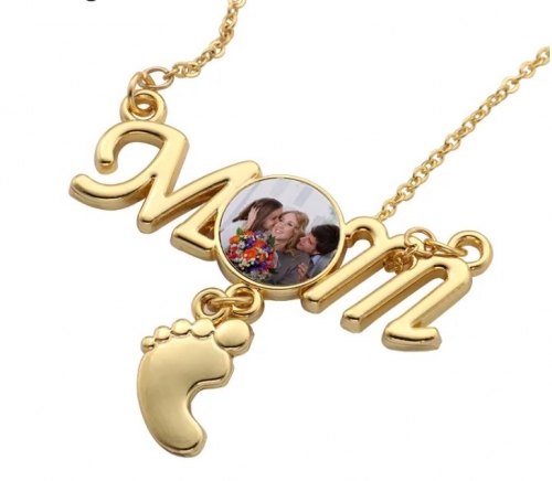 Mom Necklace 1 Footprint