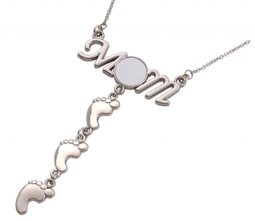 Mom Necklace 3 Footprints